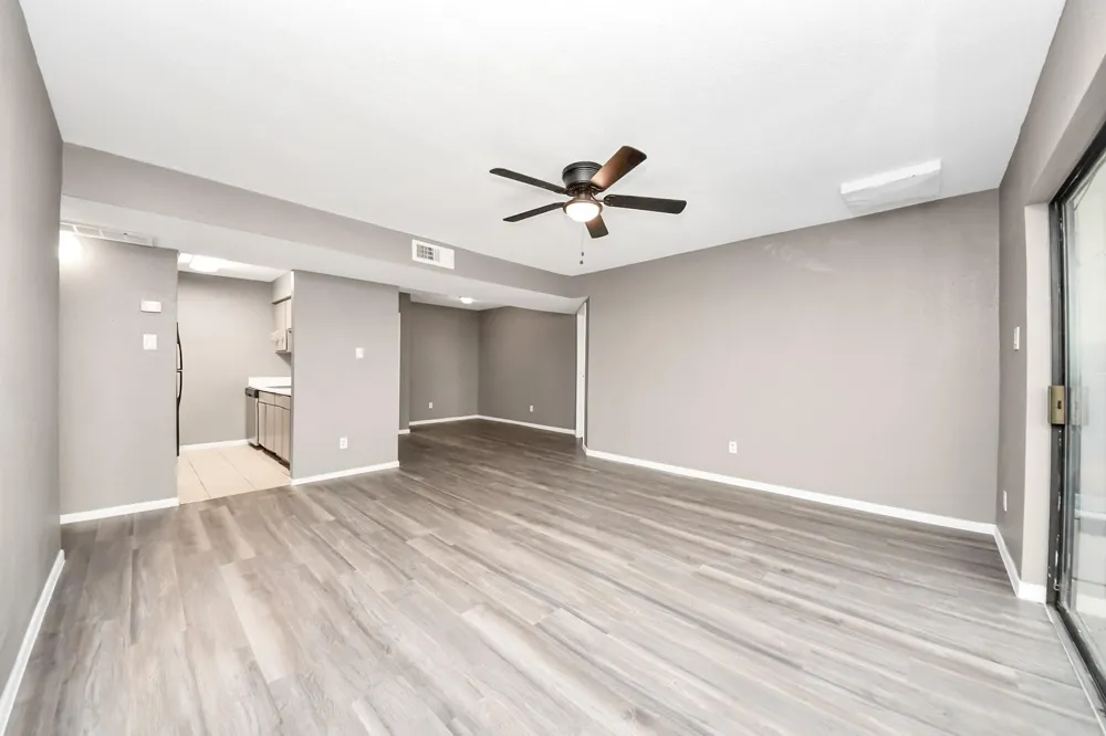 3105 Walnut Bend Ln #32 Houston, TX 77042