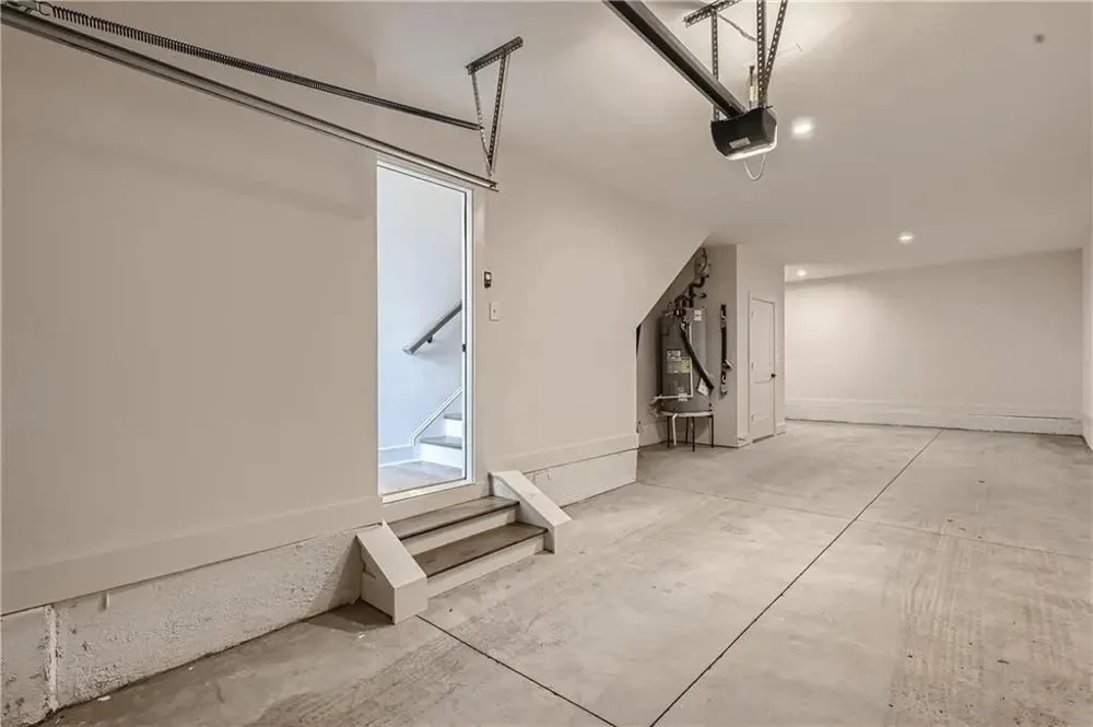 180 Chestnut Circle Atlanta, GA 30342