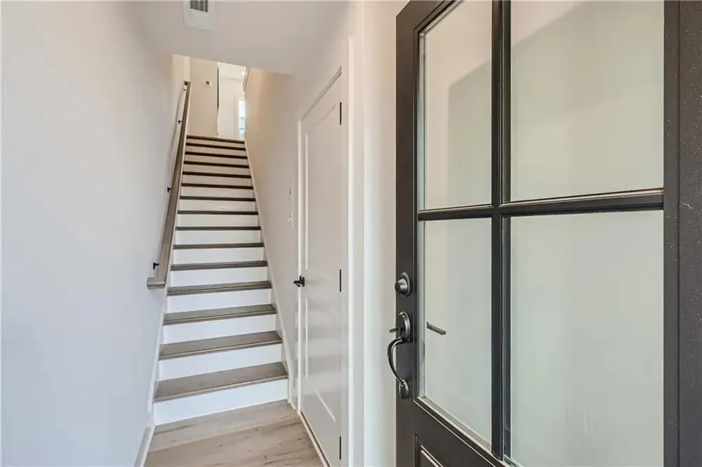 180 Chestnut Circle Atlanta, GA 30342