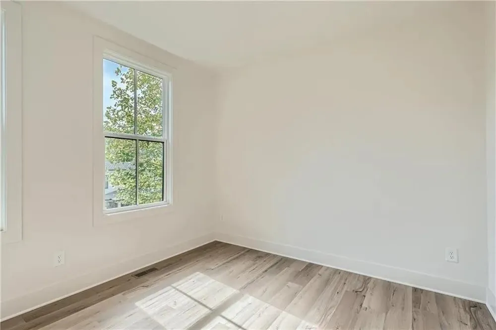180 Chestnut Circle Atlanta, GA 30342