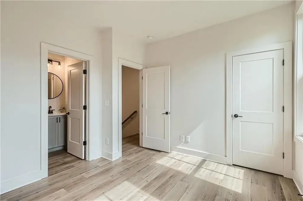 180 Chestnut Circle Atlanta, GA 30342