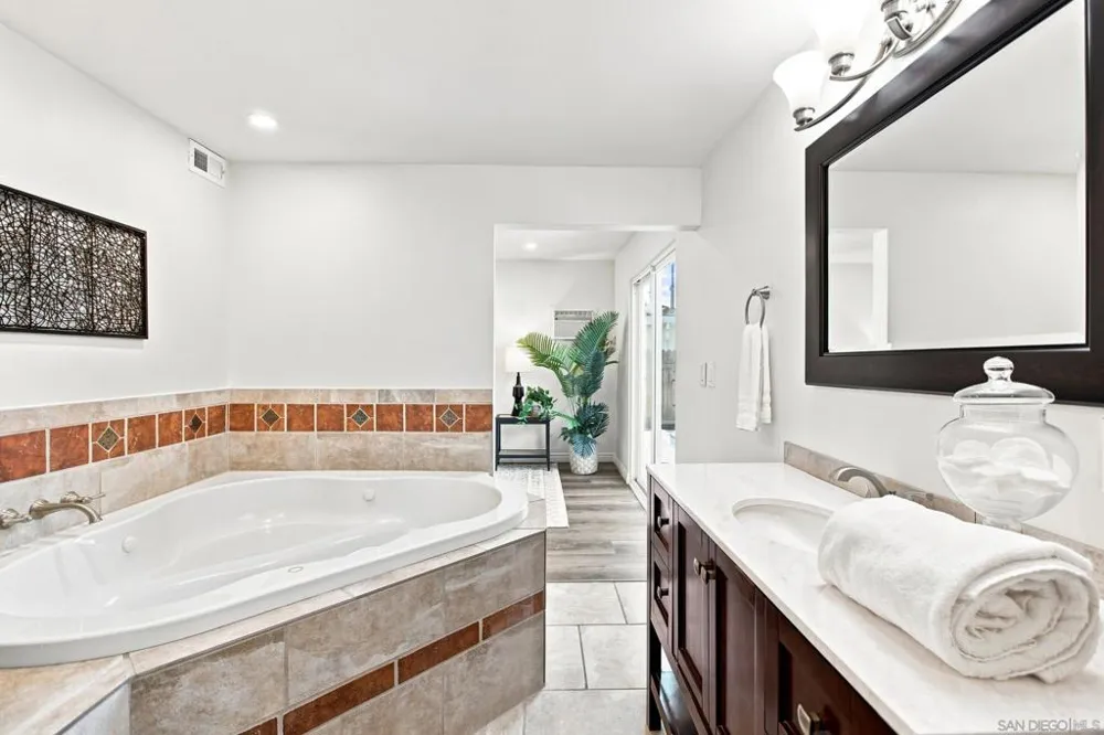 6852 Belle Glade Ave San Diego, CA 92119