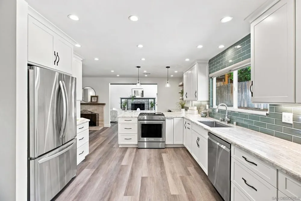 6852 Belle Glade Ave San Diego, CA 92119