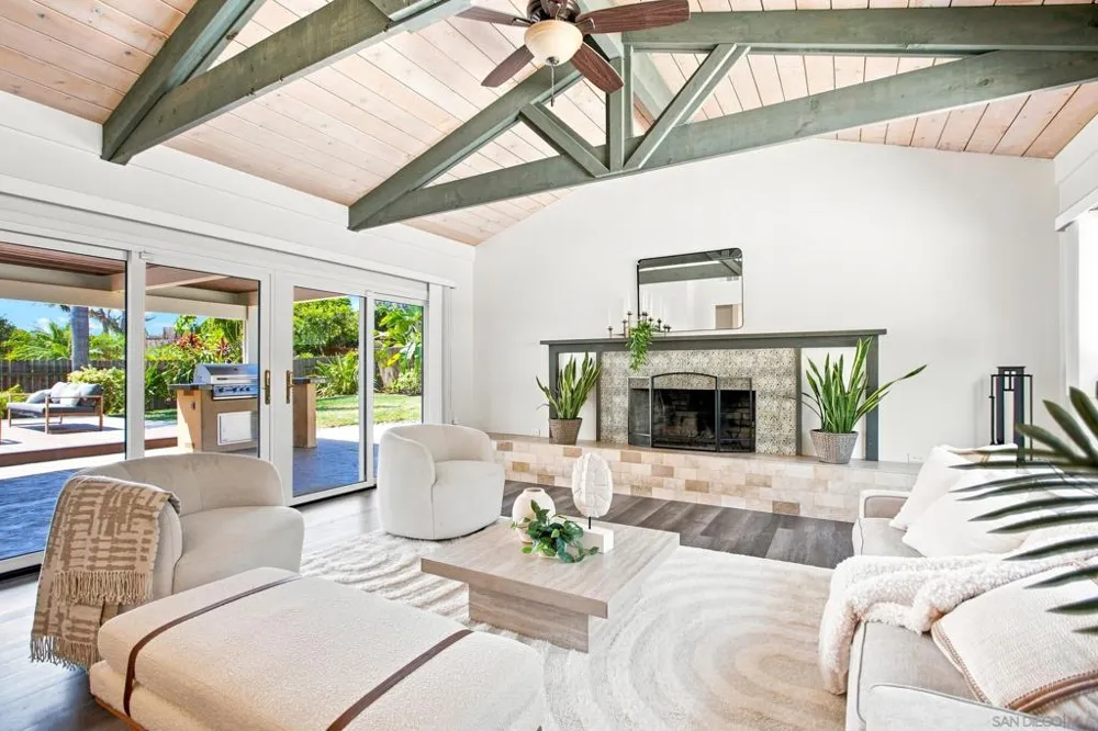 6852 Belle Glade Ave San Diego, CA 92119