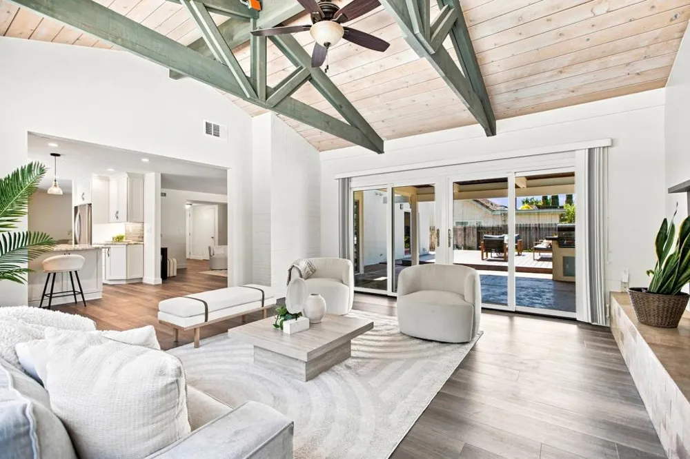 6852 Belle Glade Ave San Diego, CA 92119