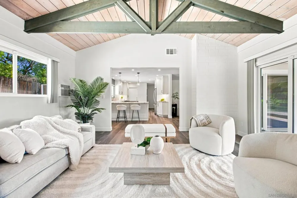 6852 Belle Glade Ave San Diego, CA 92119
