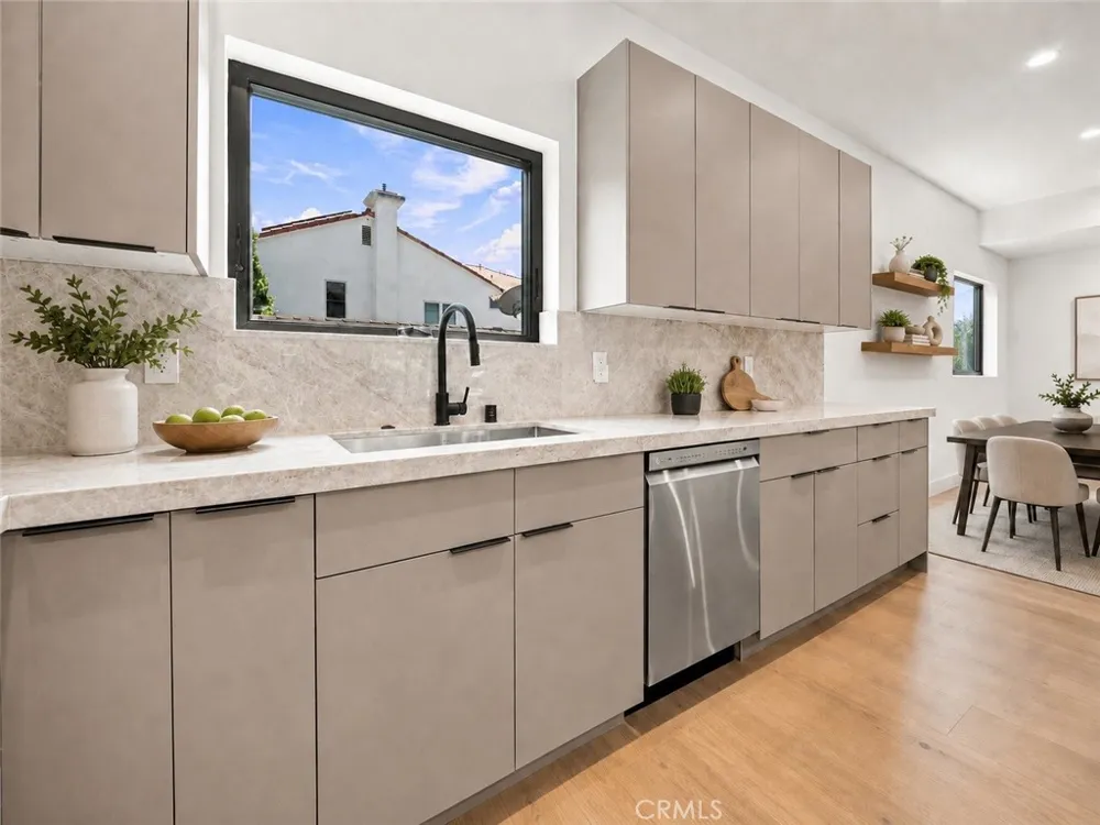 12818 Bloomfield Street Studio City, CA 91604