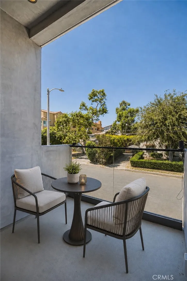 12818 Bloomfield Street Studio City, CA 91604