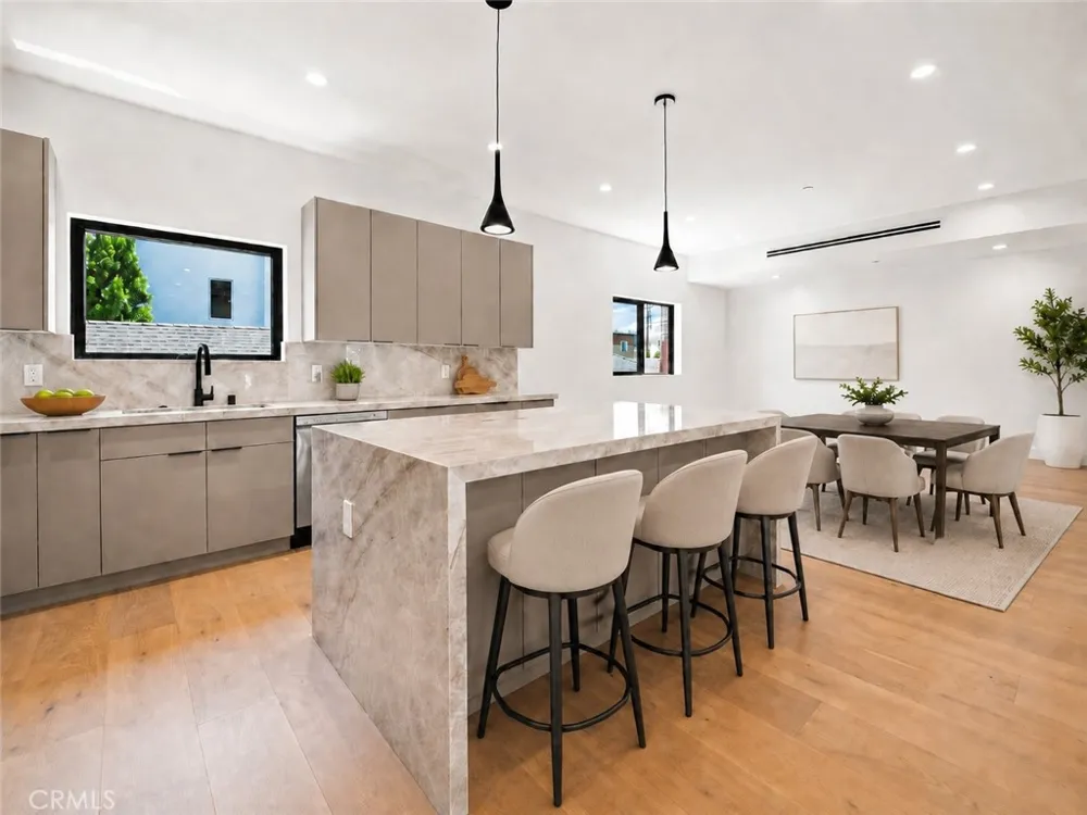 12818 Bloomfield Street Studio City, CA 91604