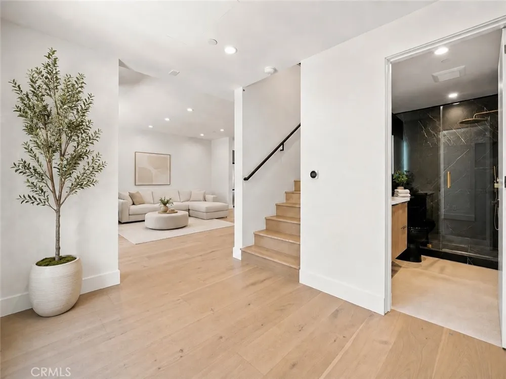 12818 Bloomfield Street Studio City, CA 91604