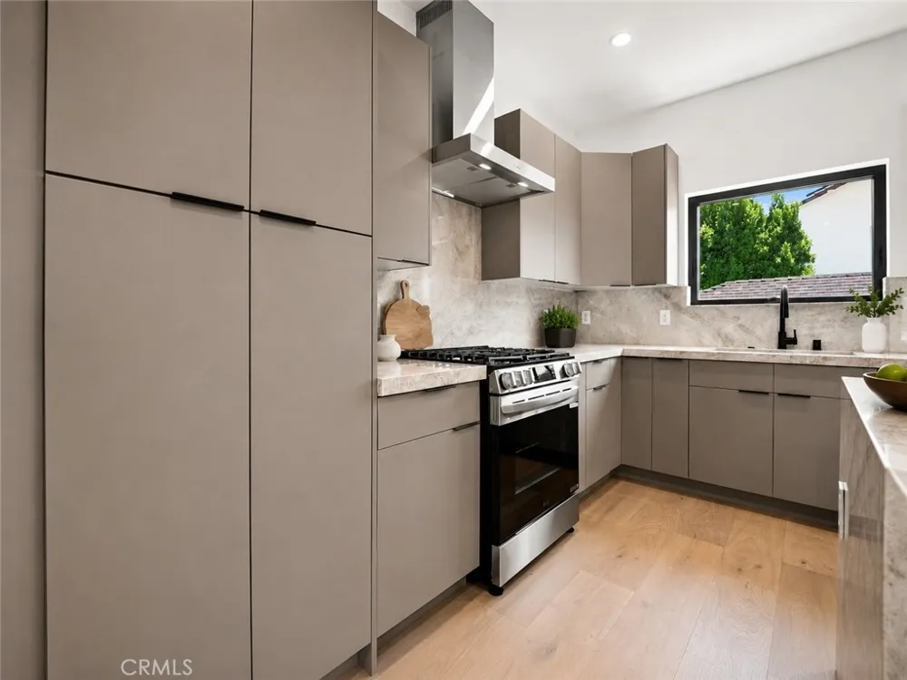 12818 Bloomfield Street Studio City, CA 91604