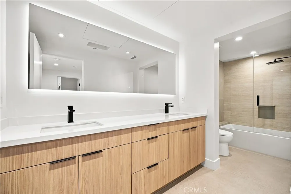 12818 Bloomfield Street Studio City, CA 91604