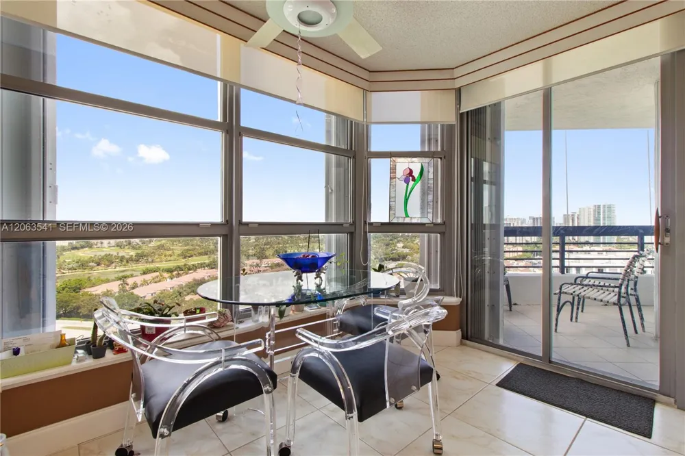 3500 Mystic Pointe Dr #2204 Aventura, FL 33180