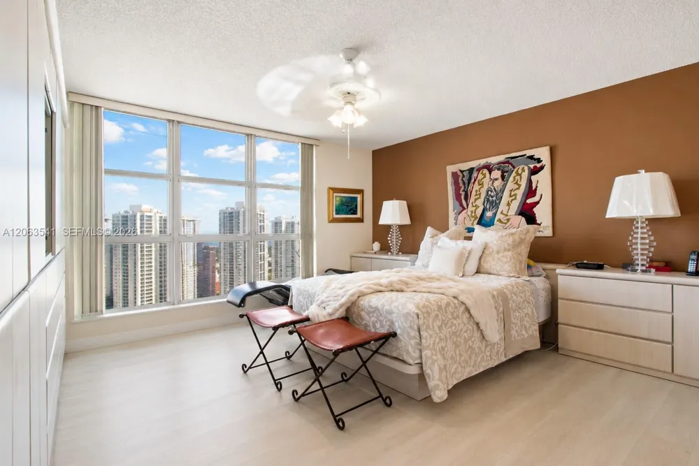 3500 Mystic Pointe Dr #2204 Aventura, FL 33180