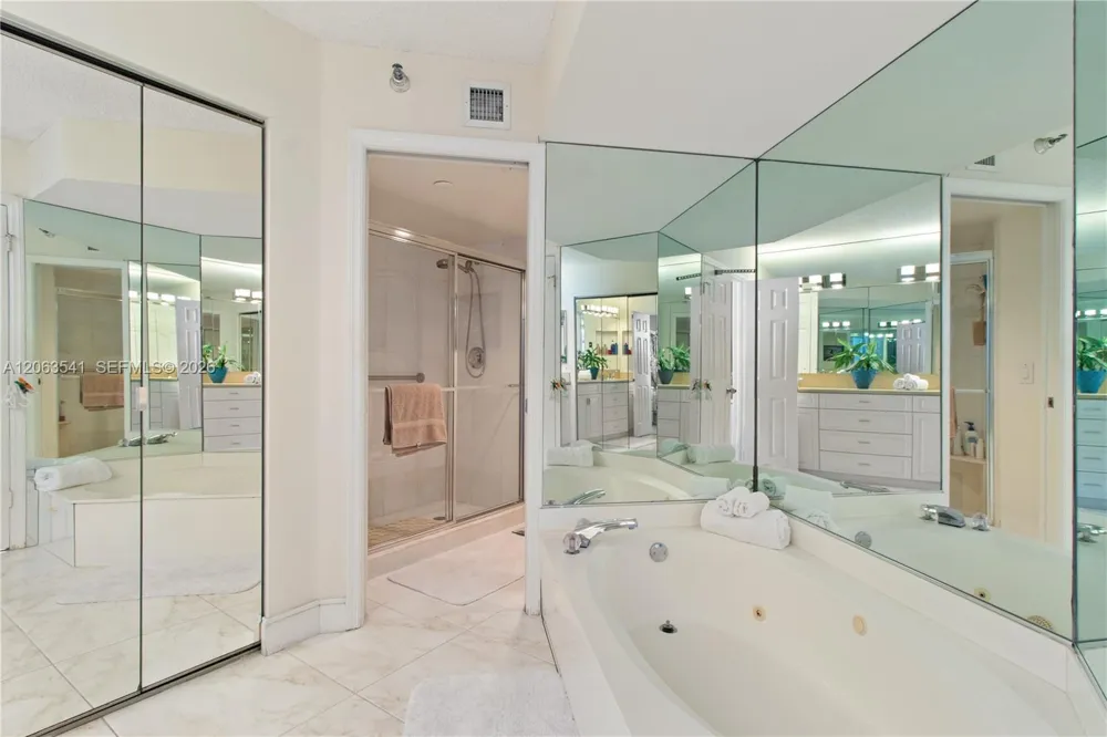 3500 Mystic Pointe Dr #2204 Aventura, FL 33180