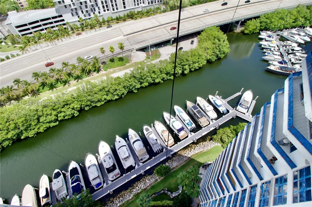 3500 Mystic Pointe Dr #2204 Aventura, FL 33180