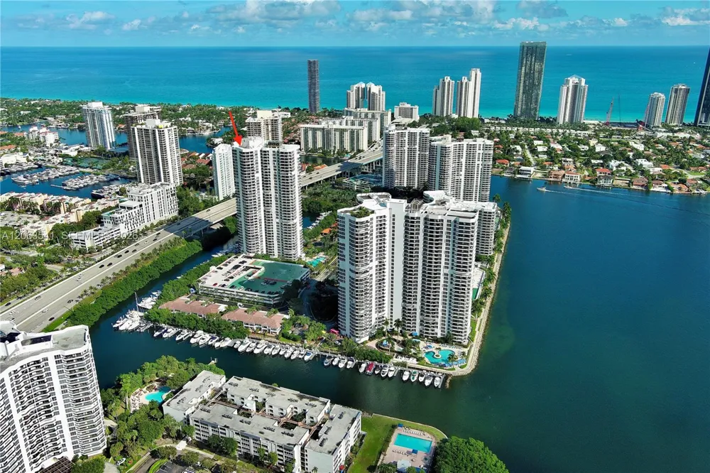3500 Mystic Pointe Dr #2204 Aventura, FL 33180