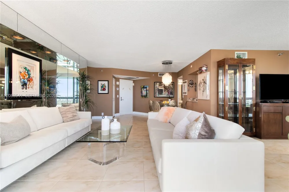 3500 Mystic Pointe Dr #2204 Aventura, FL 33180