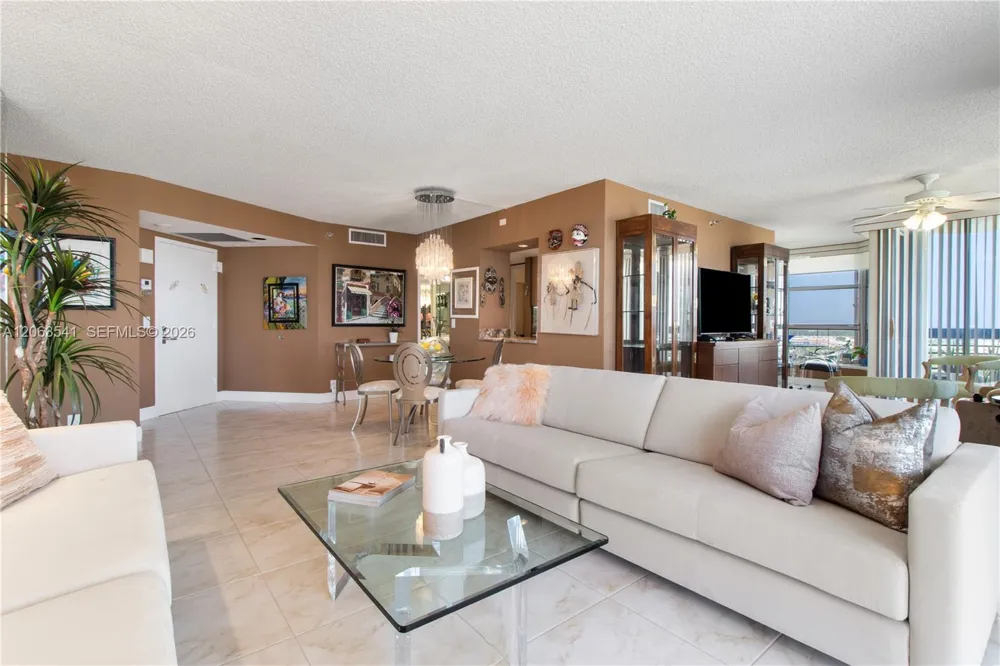 3500 Mystic Pointe Dr #2204 Aventura, FL 33180