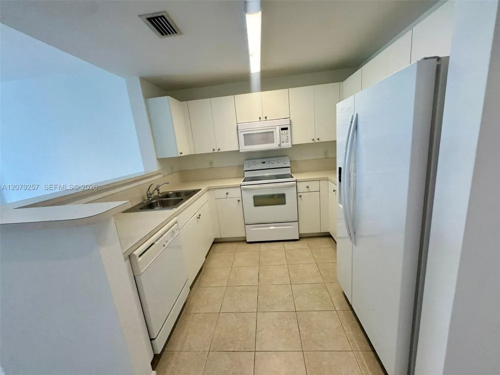 10 Aragon Ave #1008 Coral Gables, FL 33134