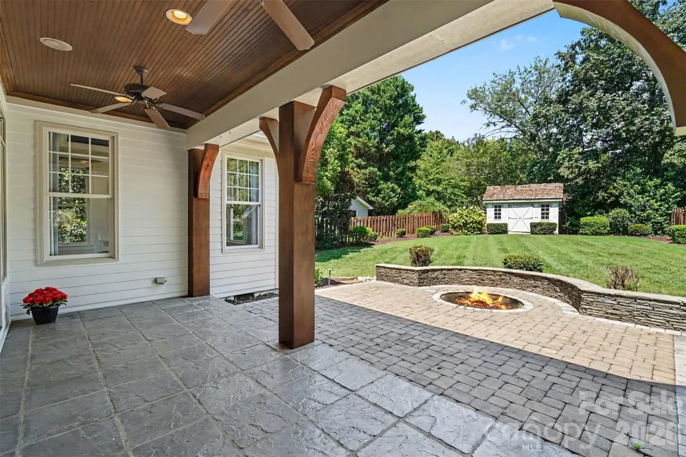 21253 Sandy Cove Road Cornelius, NC 28031