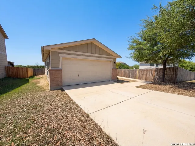 5708 MAXFLI DR Schertz, TX 78108