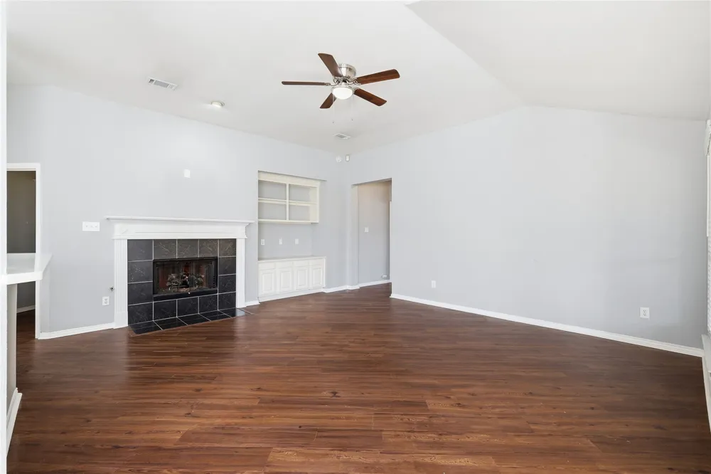 2211 Knob Hill Drive Corinth, TX 76210
