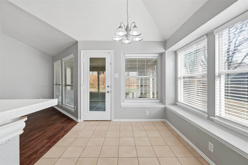 2211 Knob Hill Drive Corinth, TX 76210