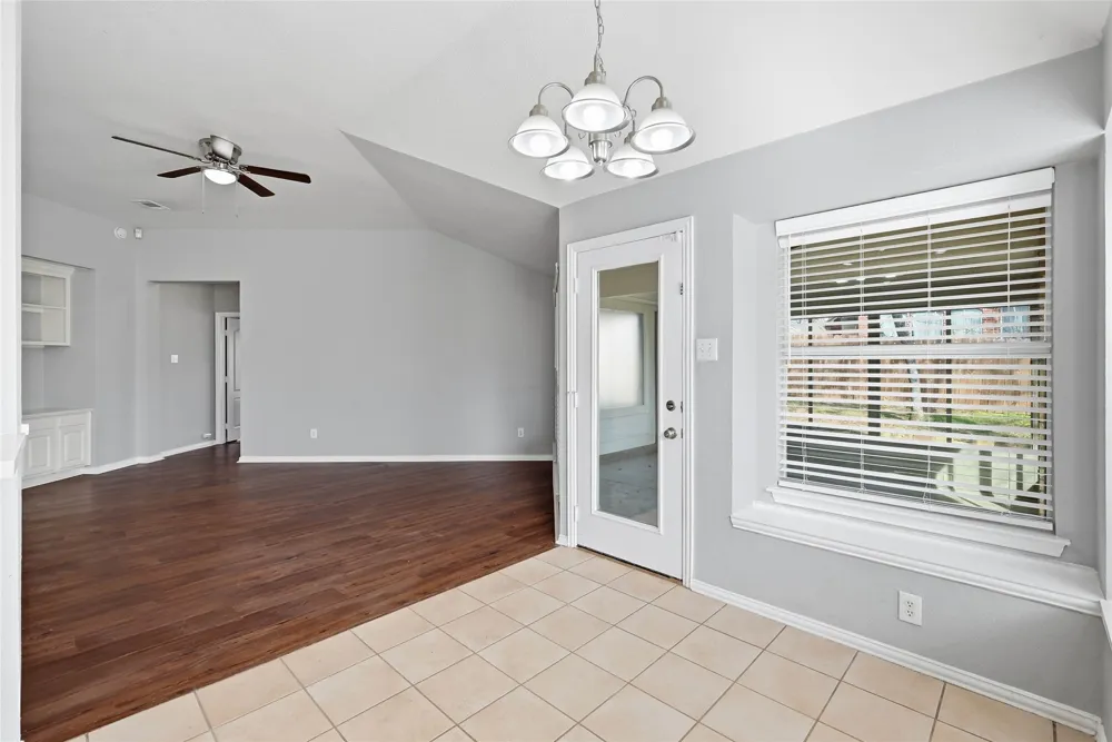 2211 Knob Hill Drive Corinth, TX 76210