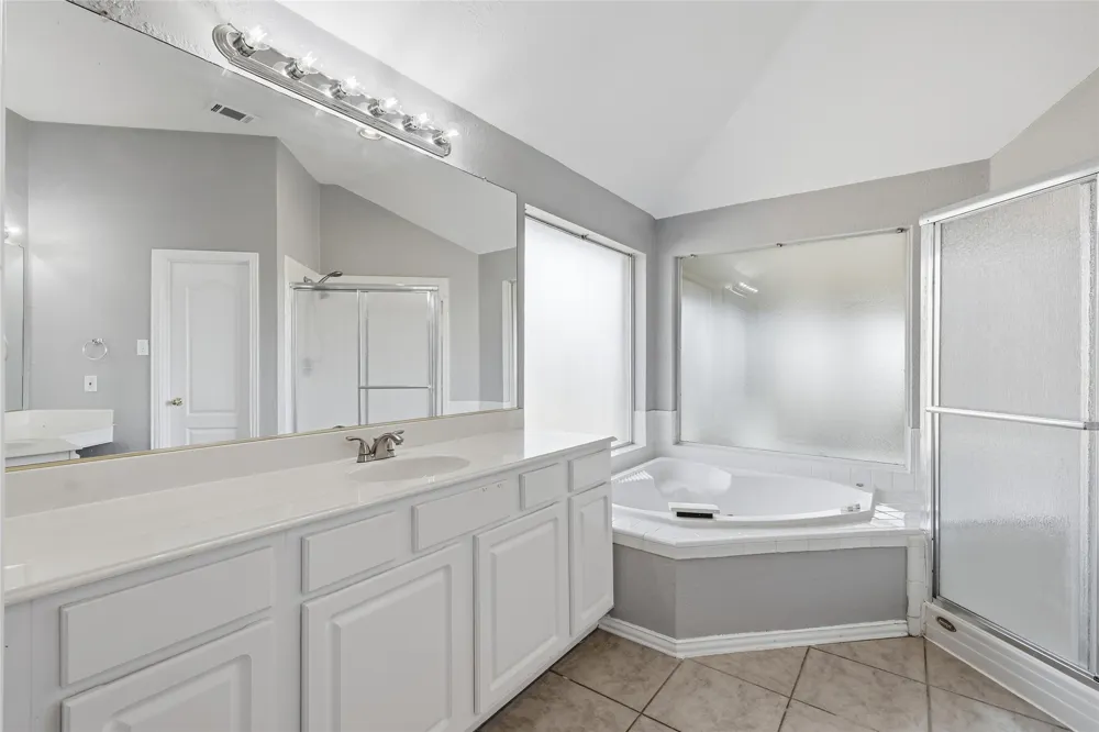 2211 Knob Hill Drive Corinth, TX 76210