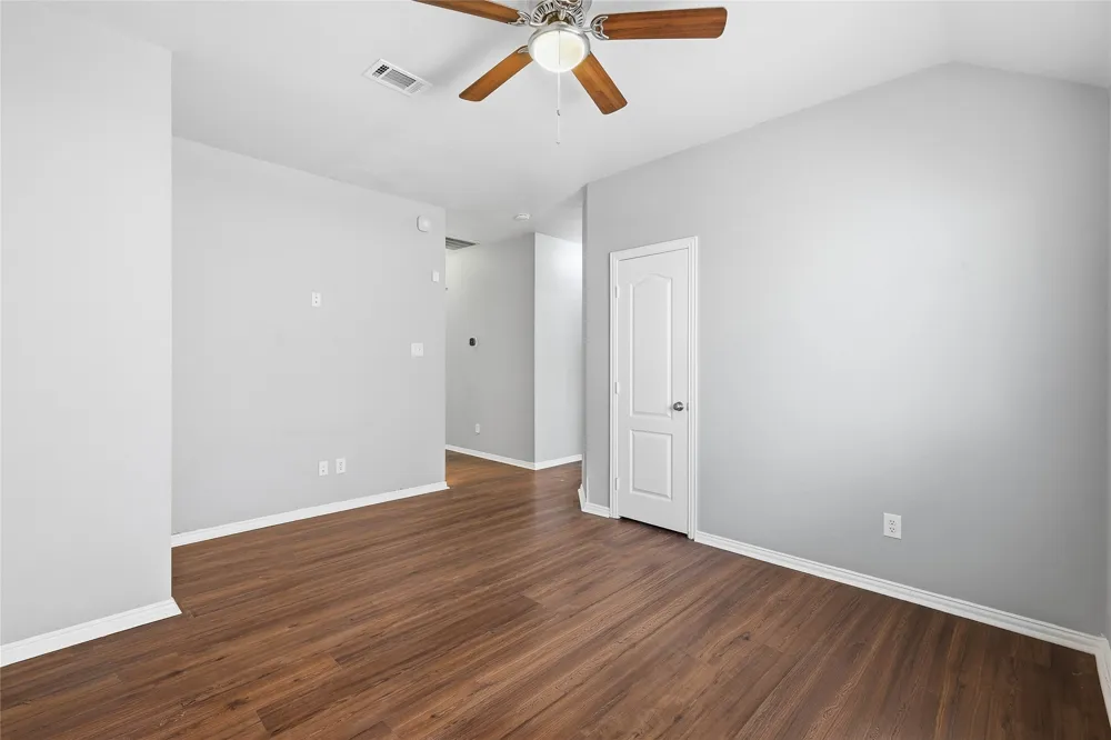 2211 Knob Hill Drive Corinth, TX 76210