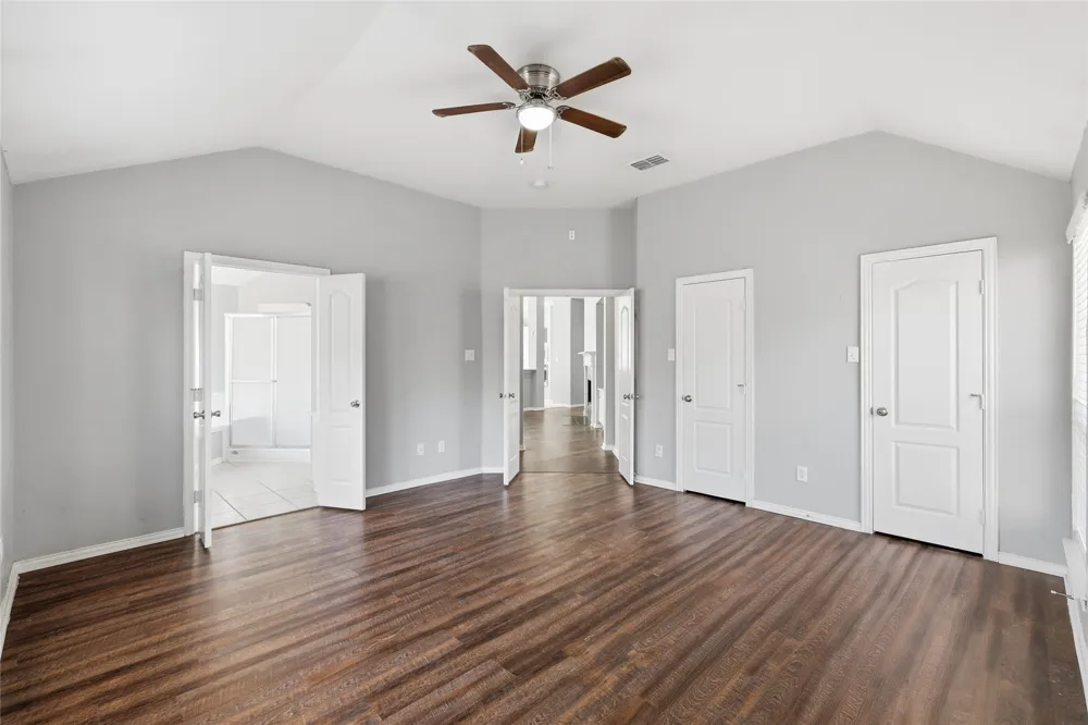 2211 Knob Hill Drive Corinth, TX 76210
