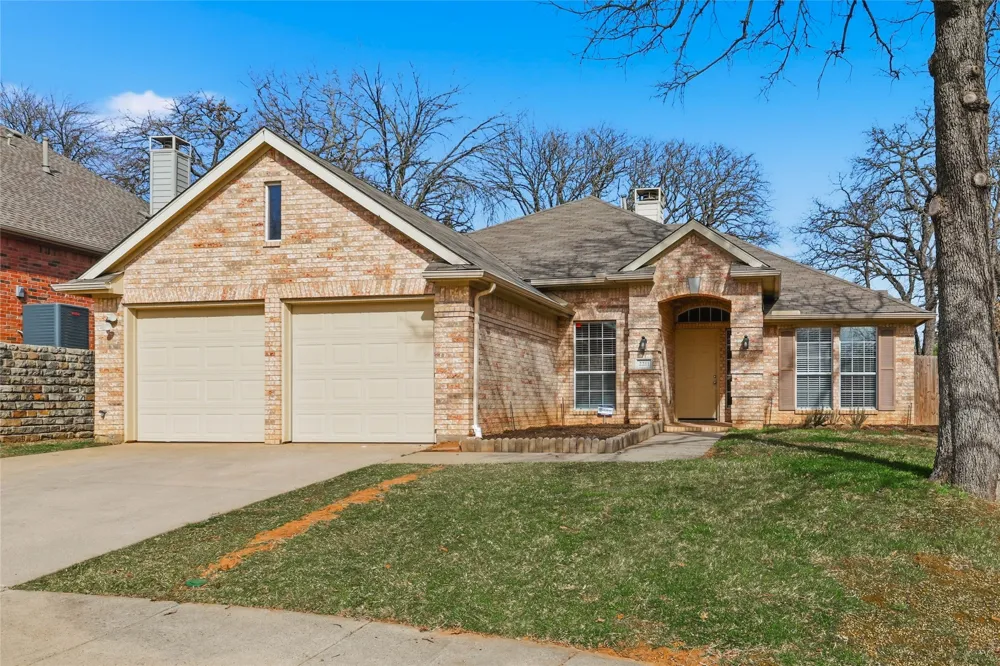 2211 Knob Hill Drive Corinth, TX 76210