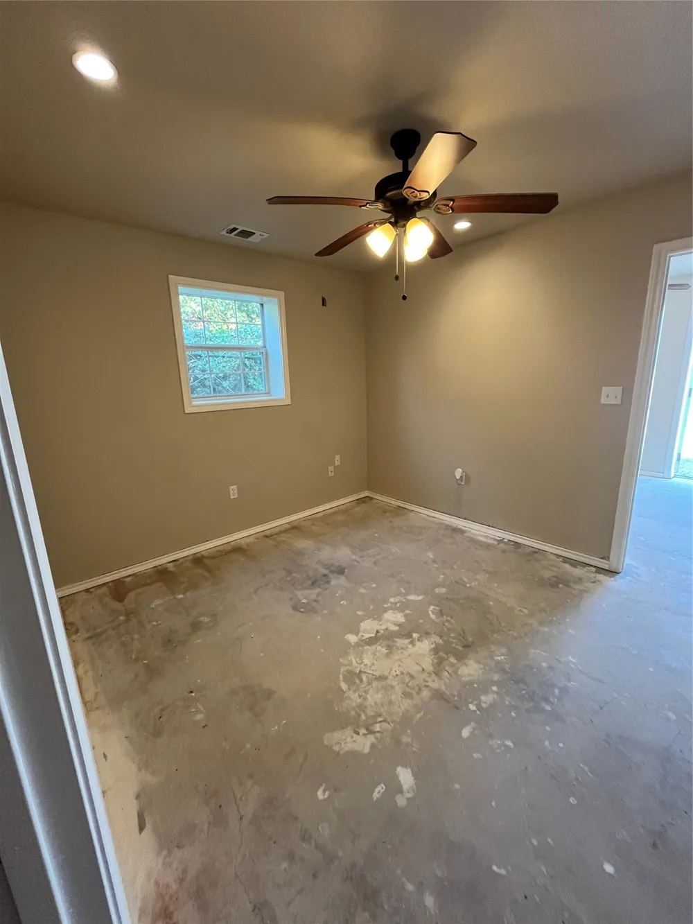 4210 Rhea Rd. Granbury, TX 76049