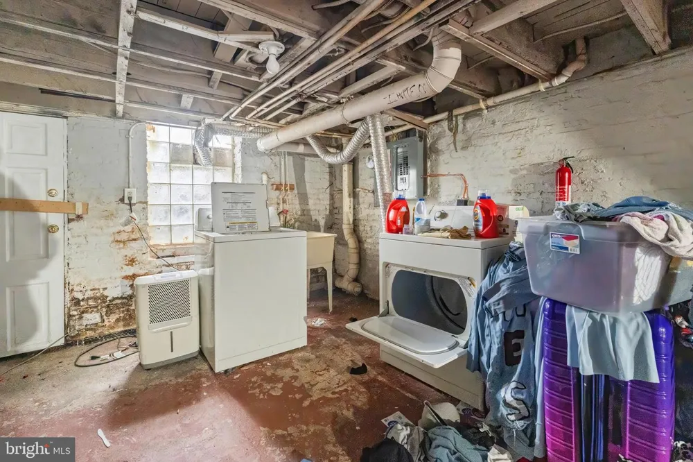 2502 E MADISON STREET Baltimore, MD 21205