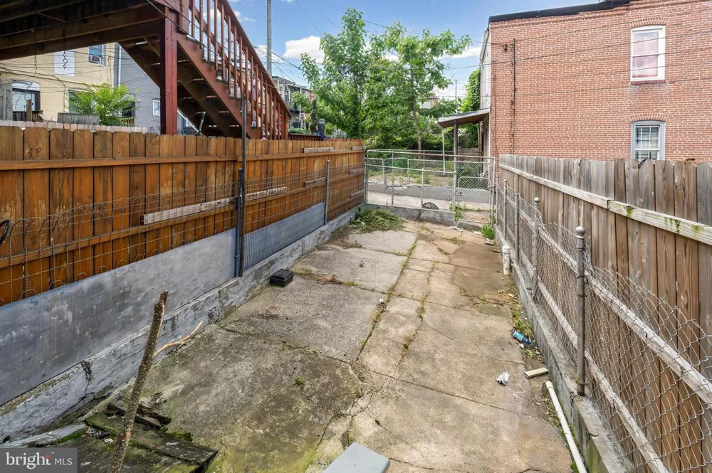 2502 E MADISON STREET Baltimore, MD 21205