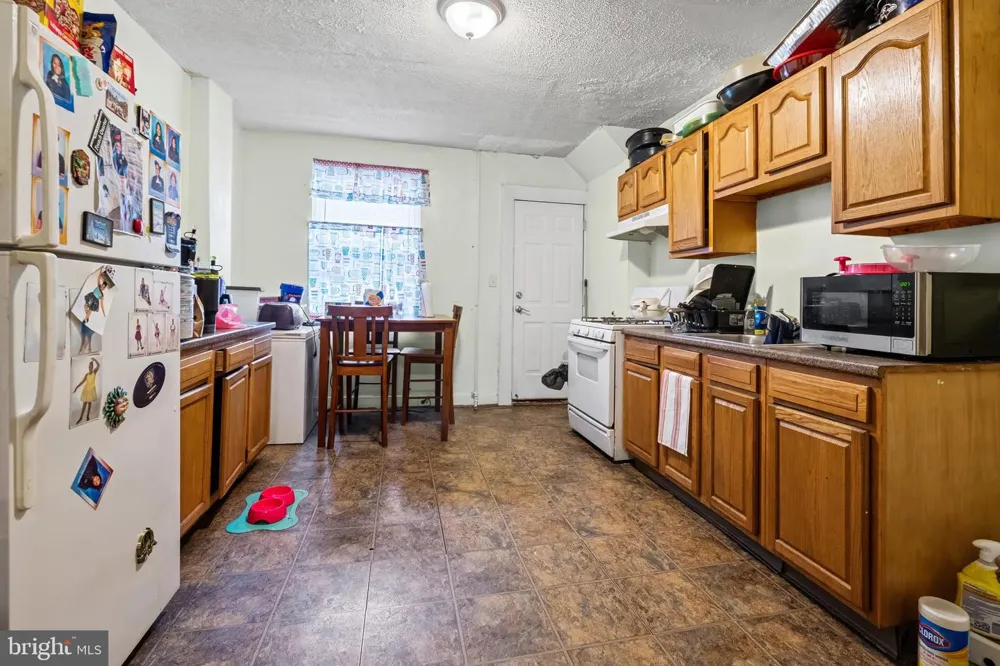 2502 E MADISON STREET Baltimore, MD 21205