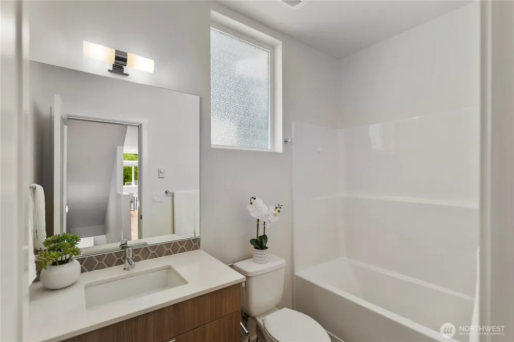 18309 11TH AVENUE NE #B Shoreline, WA 98155