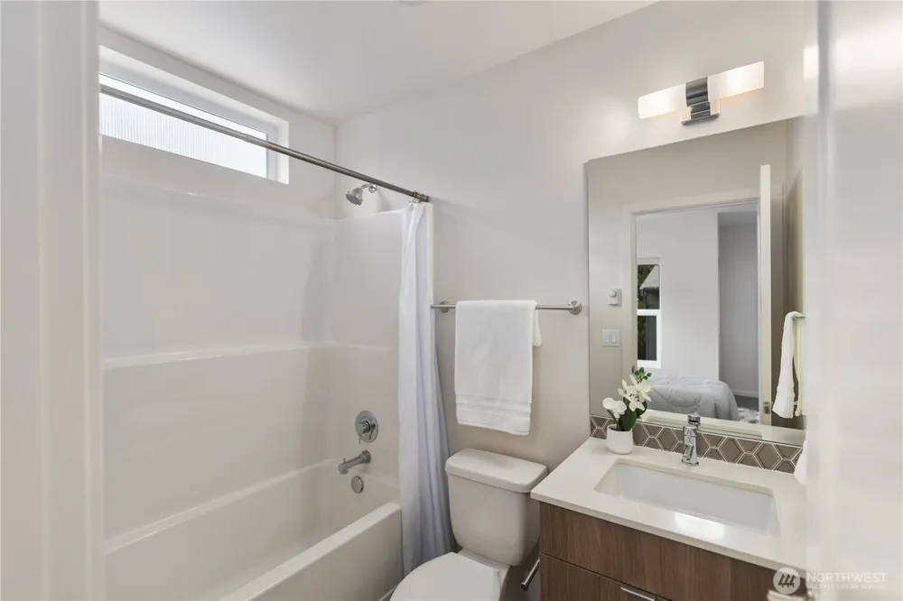 18309 11TH AVENUE NE #B Shoreline, WA 98155