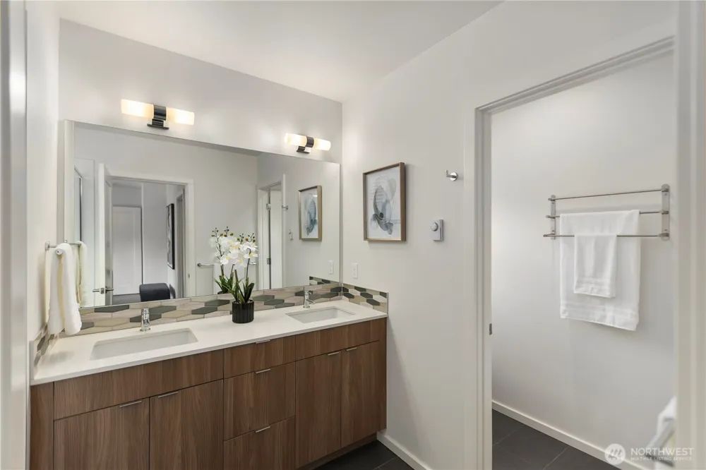18309 11TH AVENUE NE #B Shoreline, WA 98155