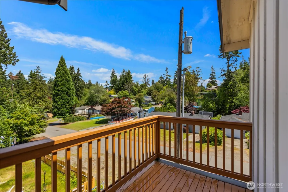 18309 11TH AVENUE NE #B Shoreline, WA 98155