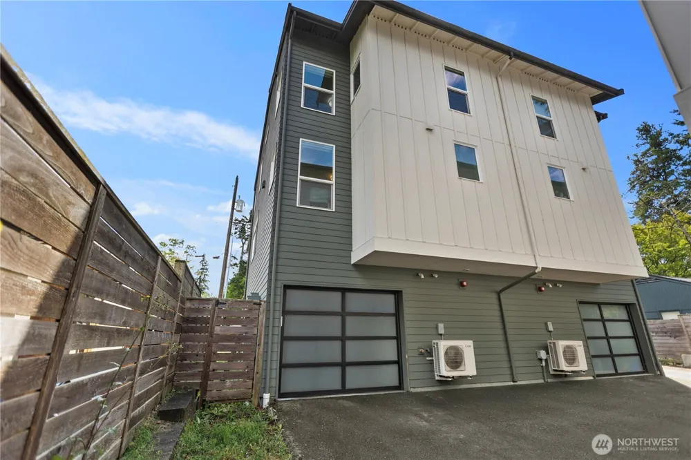18309 11TH AVENUE NE #B Shoreline, WA 98155