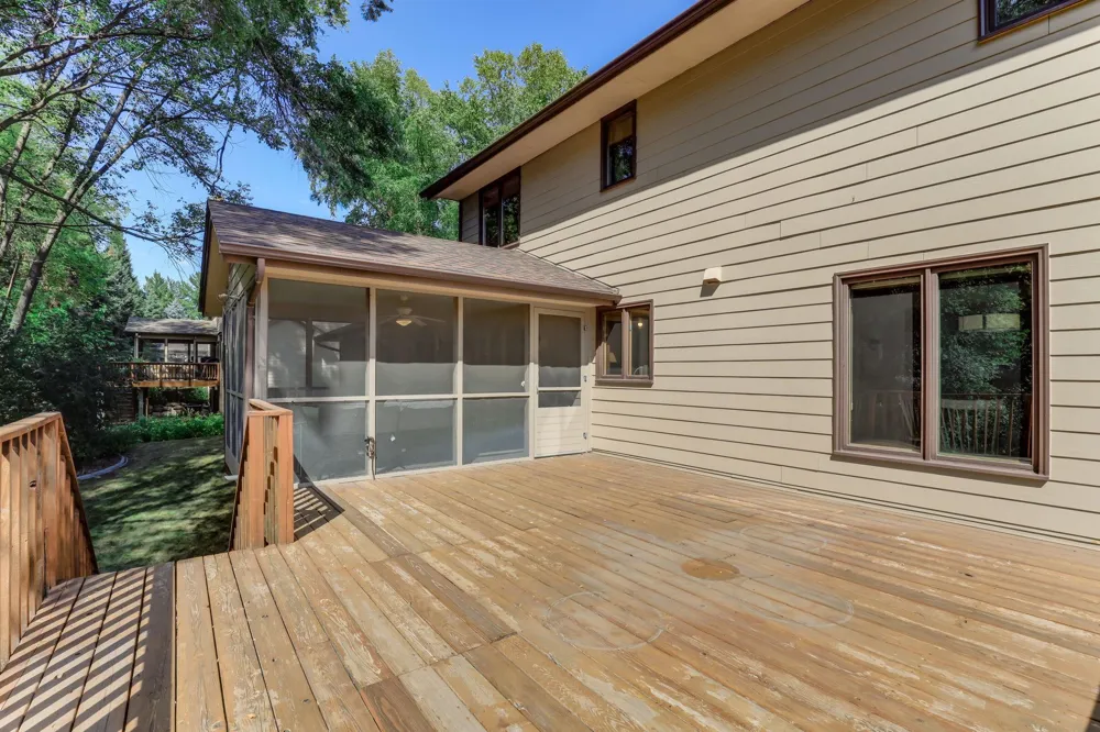 4690 Parkridge Drive Eagan, MN 55123