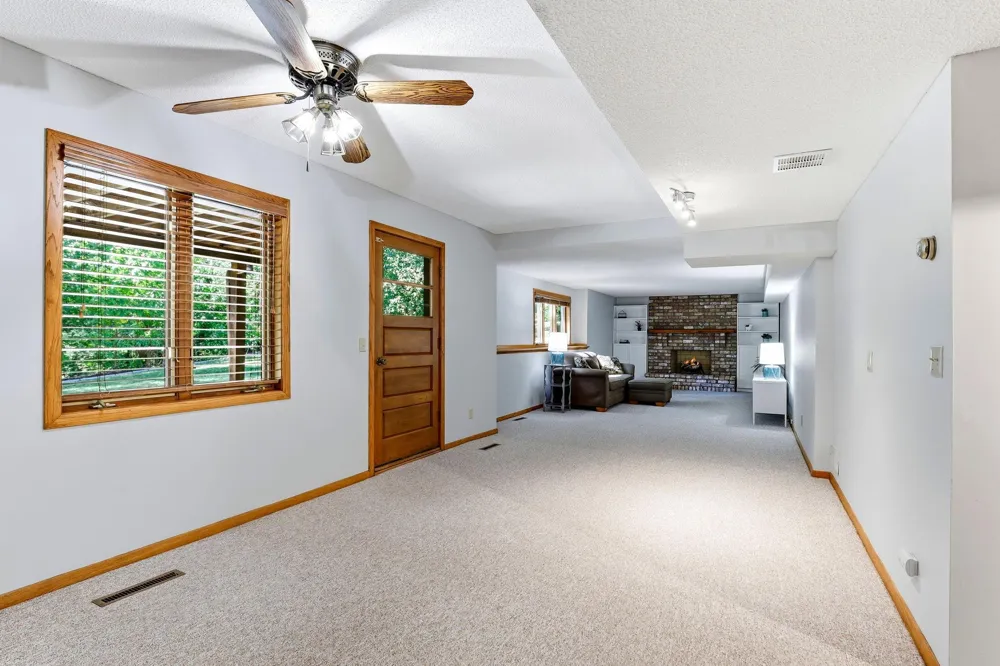 4690 Parkridge Drive Eagan, MN 55123
