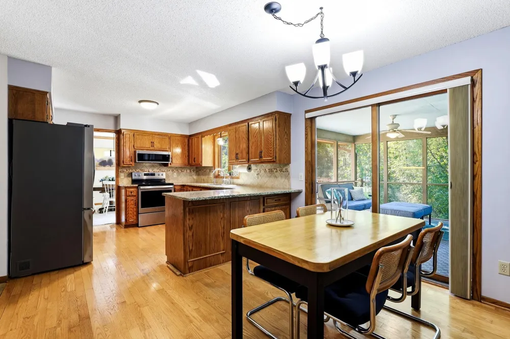 4690 Parkridge Drive Eagan, MN 55123