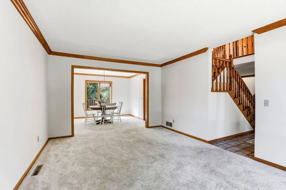 4690 Parkridge Drive Eagan, MN 55123
