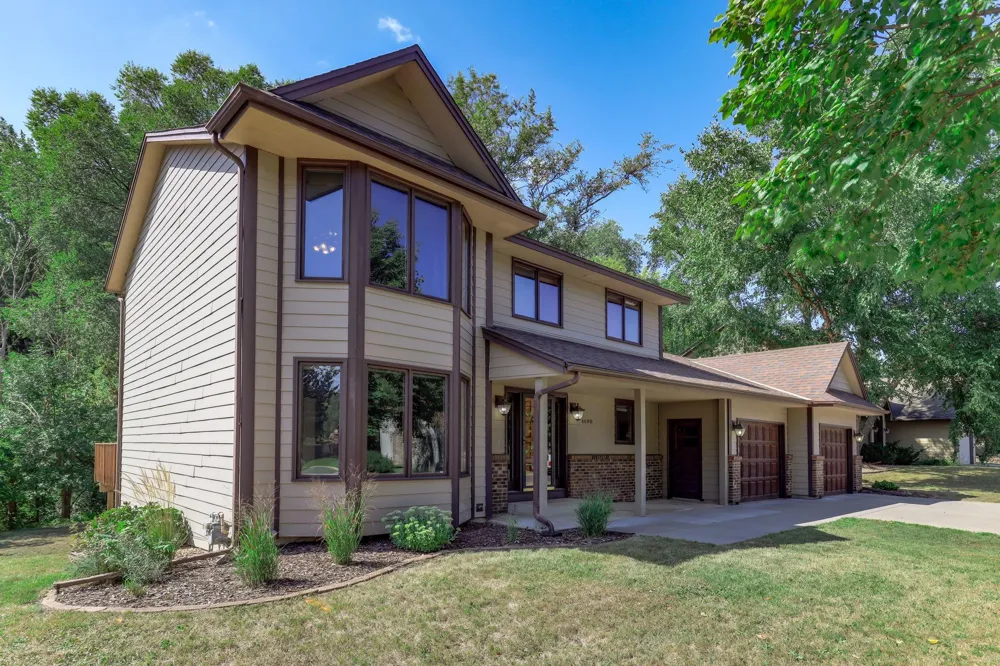 4690 Parkridge Drive Eagan, MN 55123