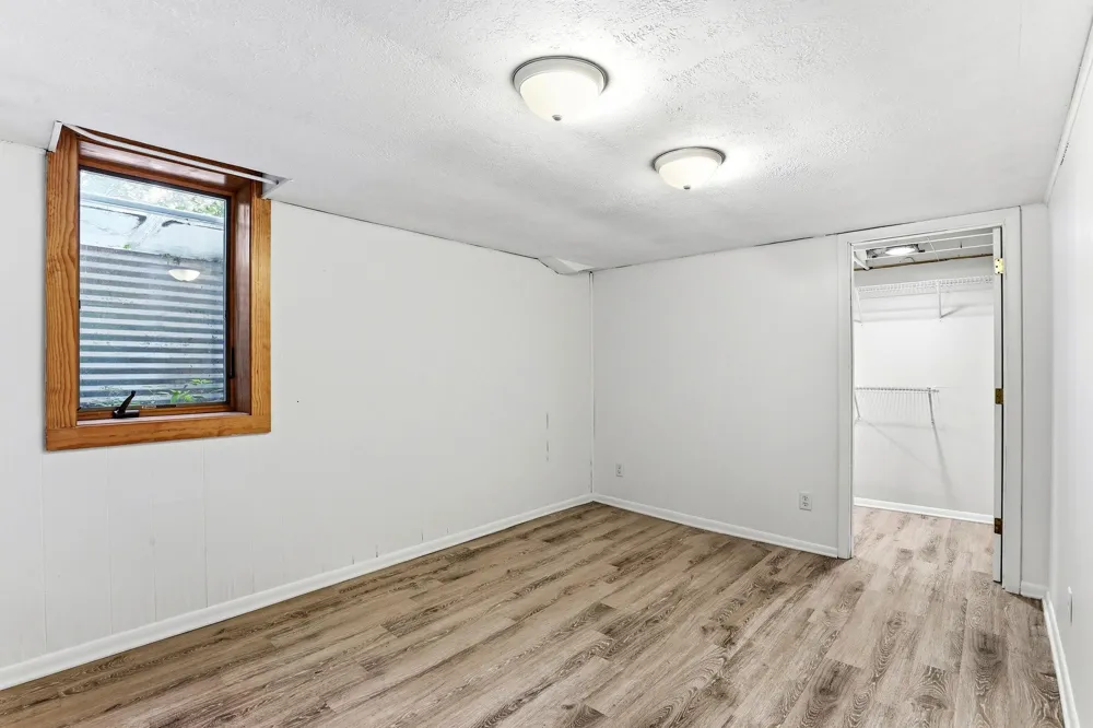 785 Grandview Avenue W Roseville, MN 55113
