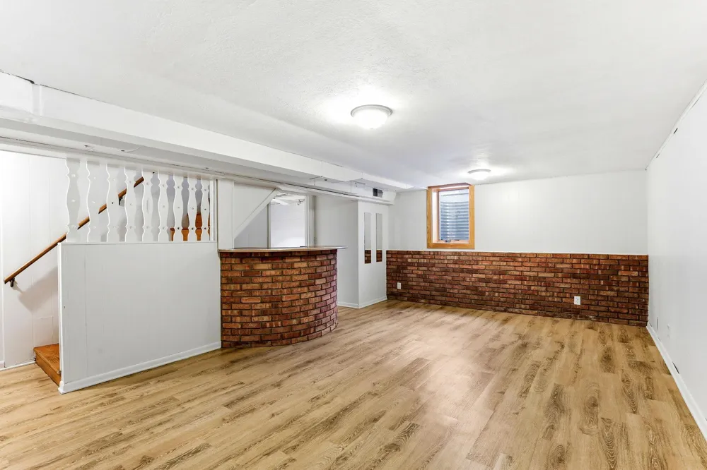 785 Grandview Avenue W Roseville, MN 55113
