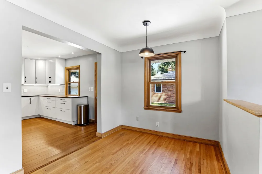 785 Grandview Avenue W Roseville, MN 55113